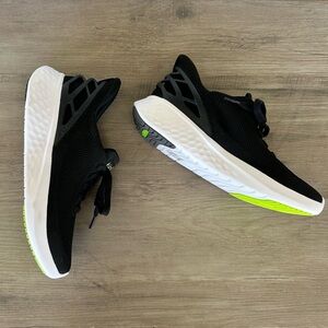 Kizik Slip-On, Casual Trendy Shoes Women size 7 New!